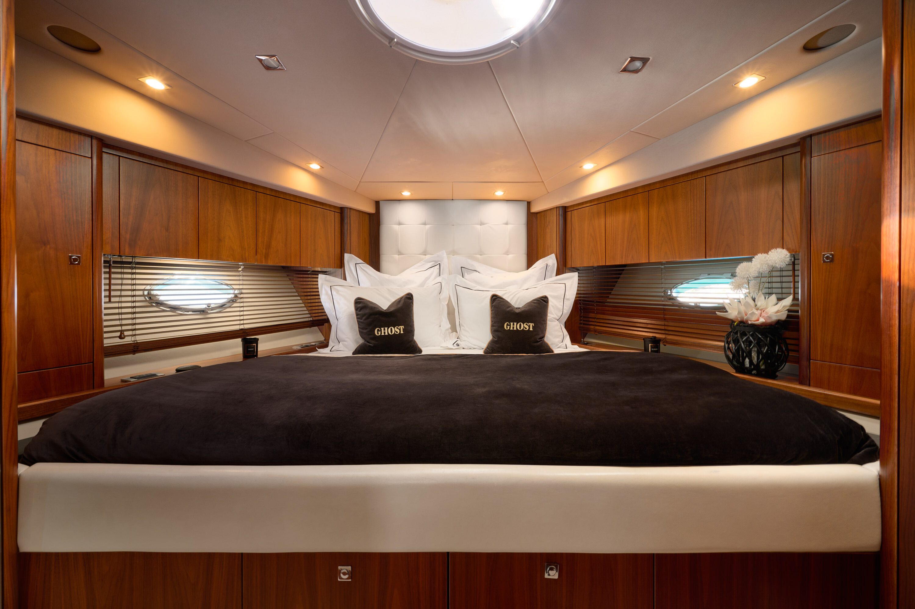 Sunseeker Predator 72, Ghost