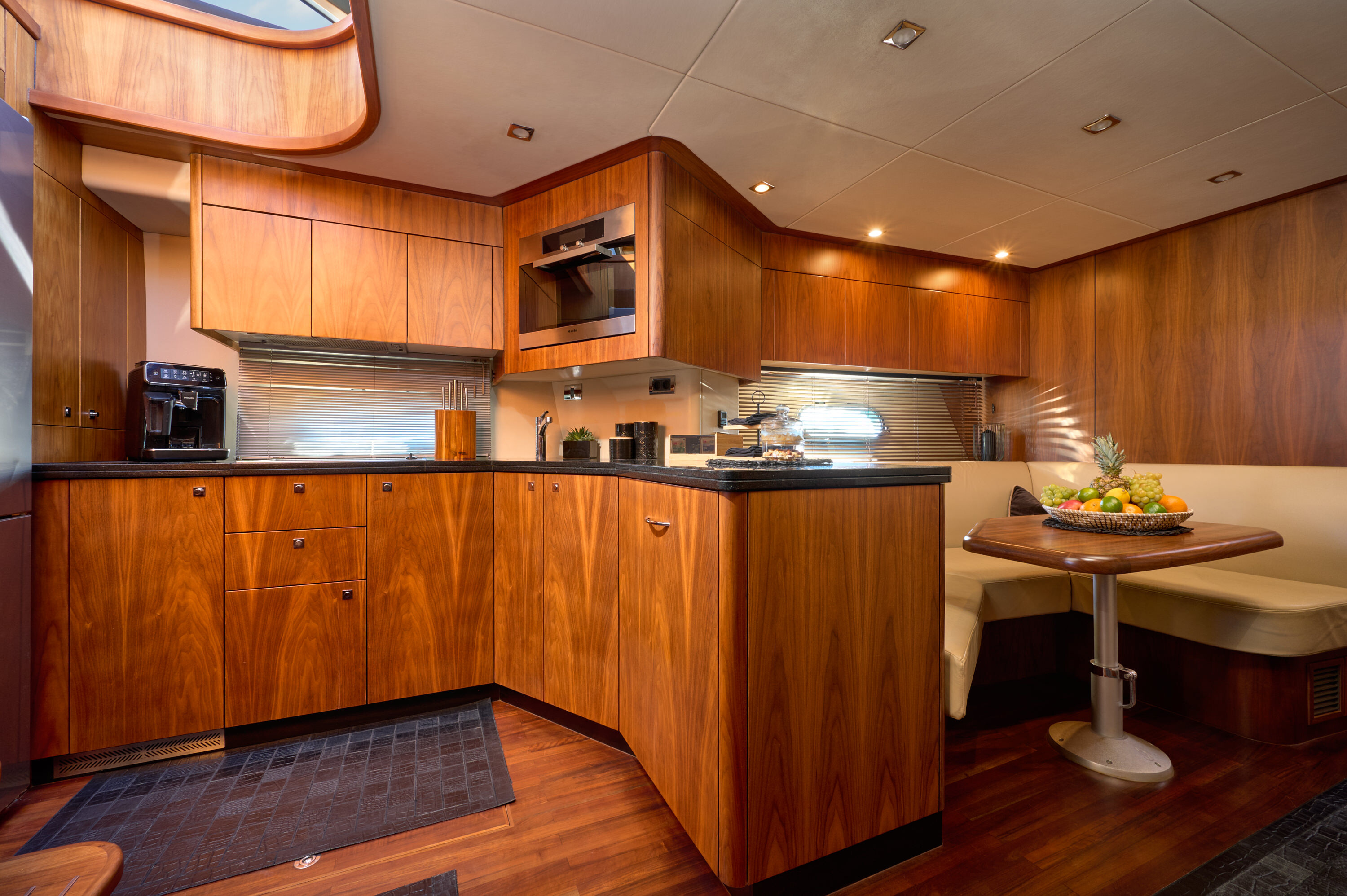 Sunseeker Predator 72, Ghost