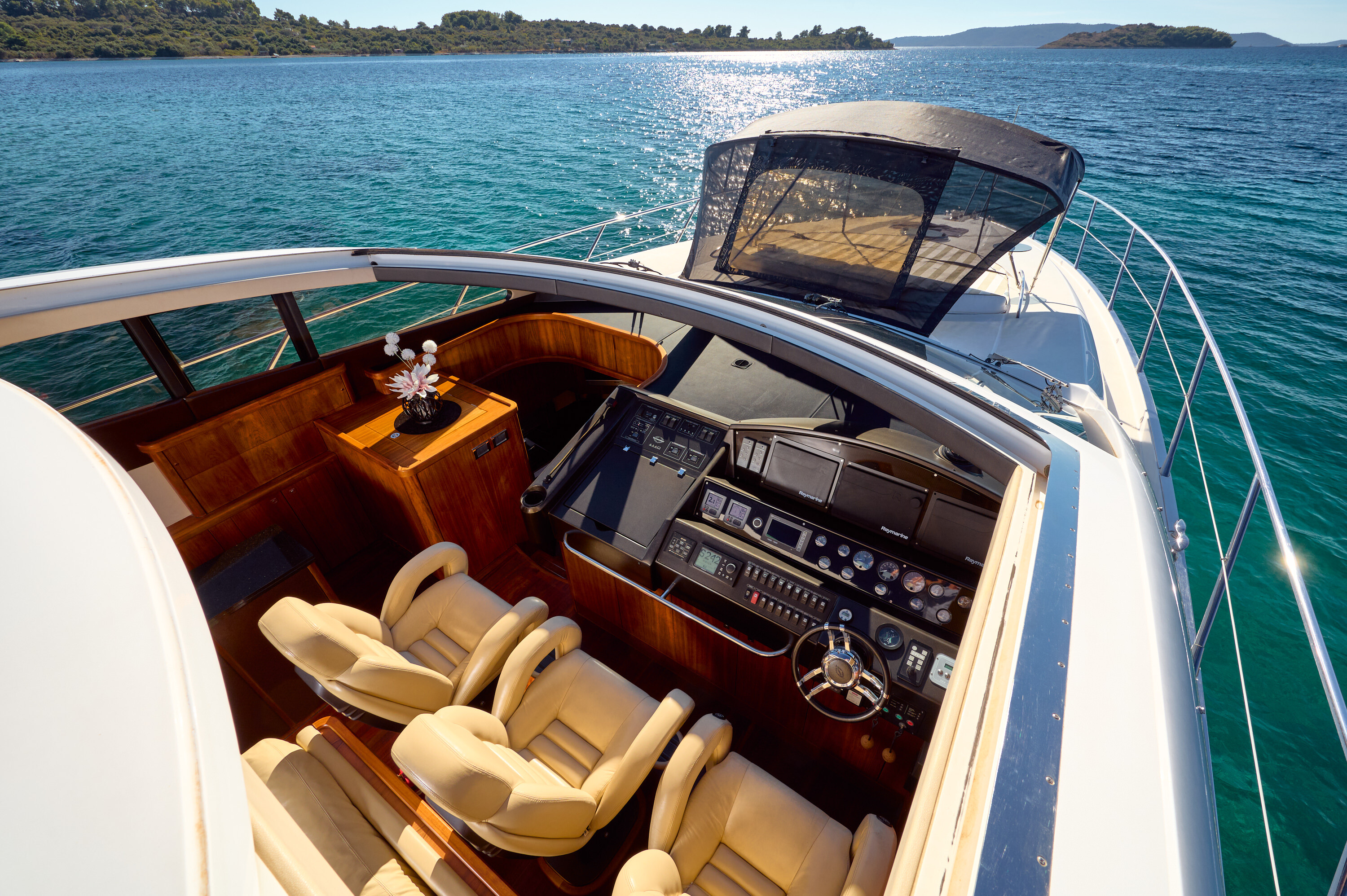 Sunseeker Predator 72, Ghost