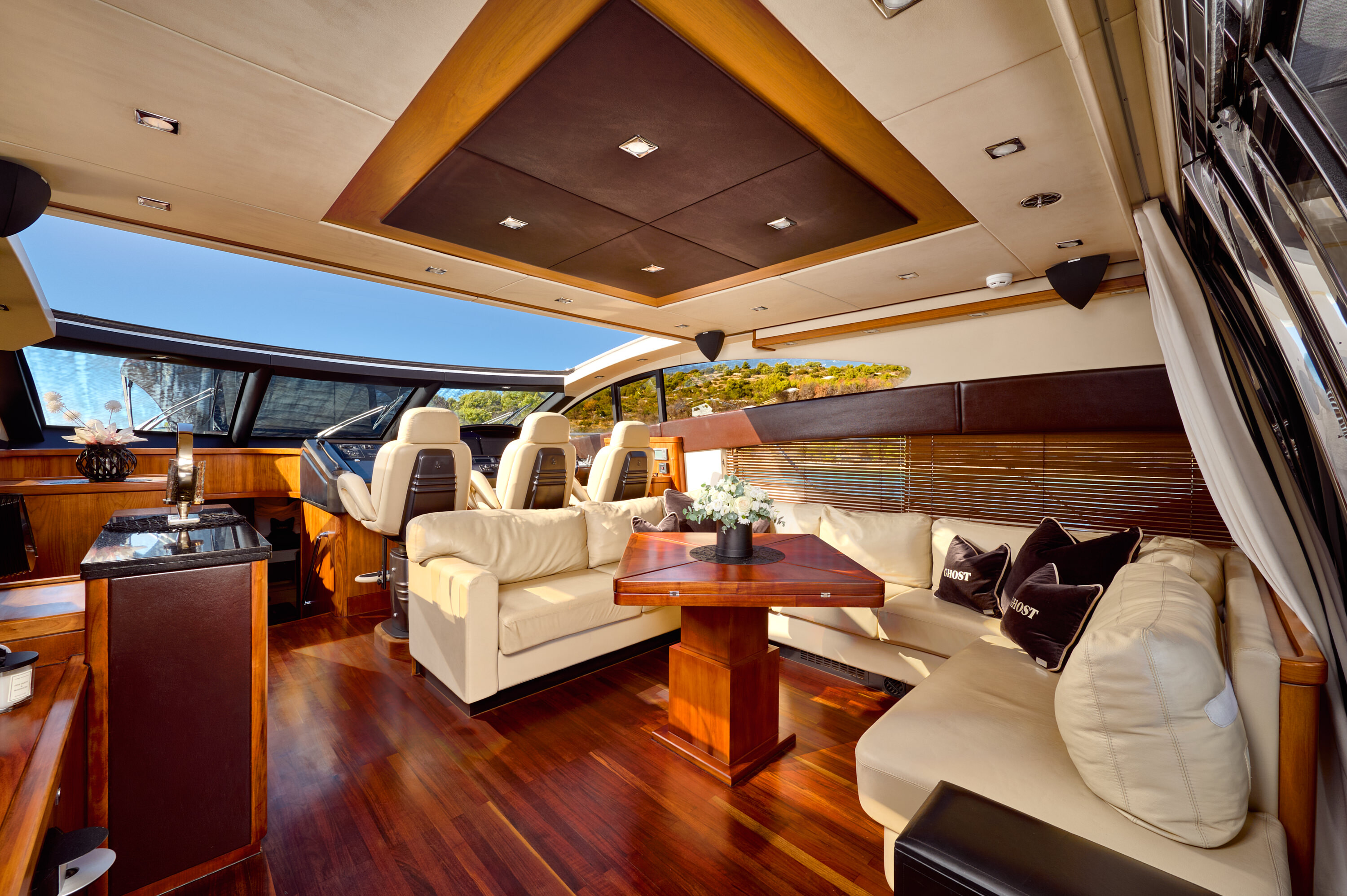 Sunseeker Predator 72, Ghost