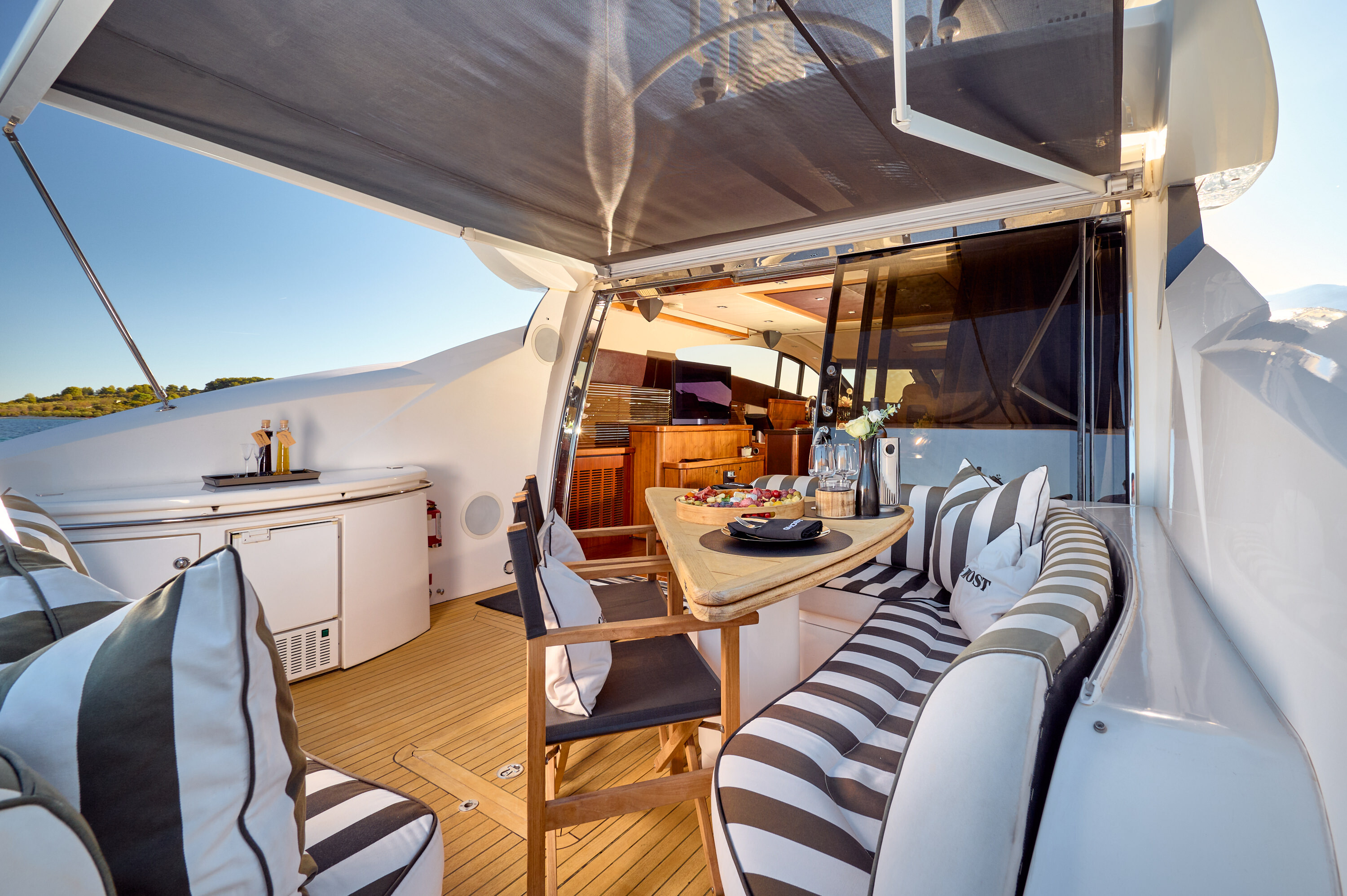 Sunseeker Predator 72, Ghost