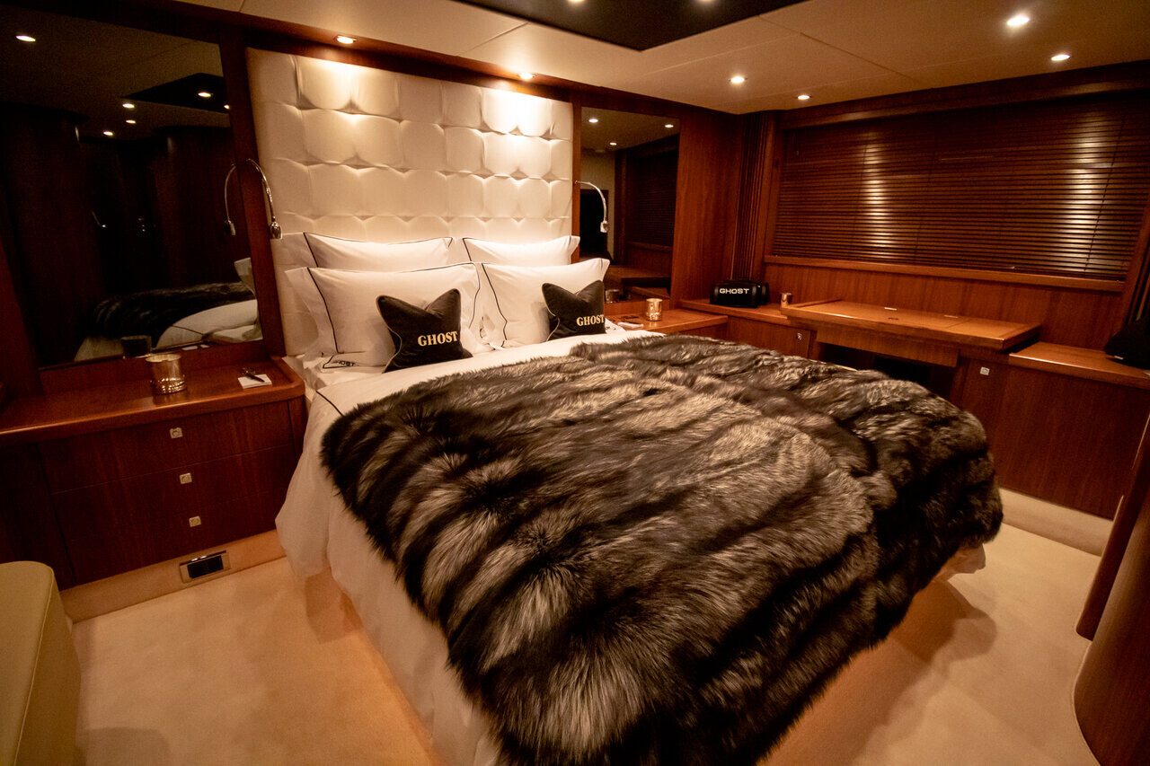 Sunseeker Predator 72, Ghost