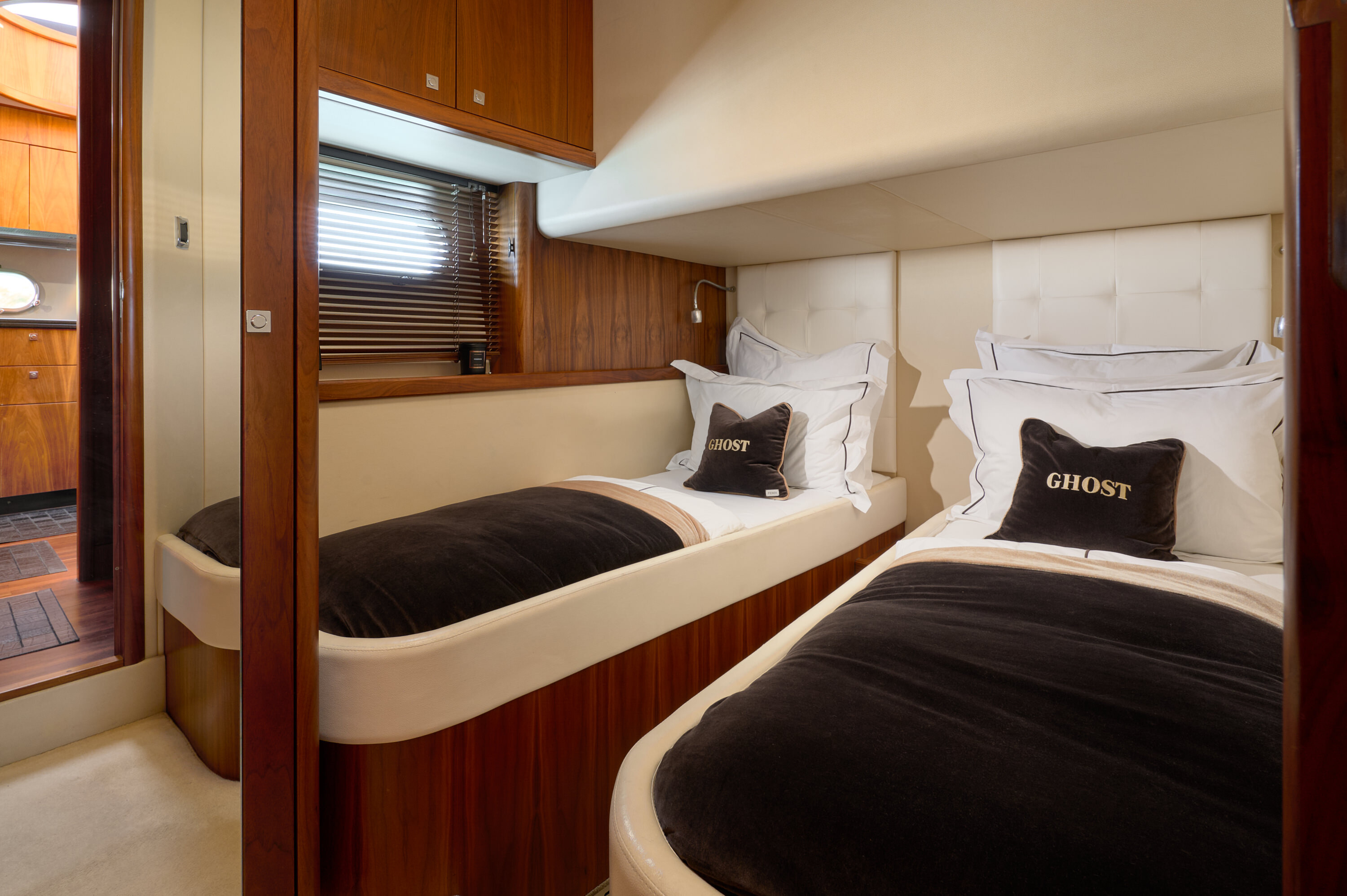 Sunseeker Predator 72, Ghost